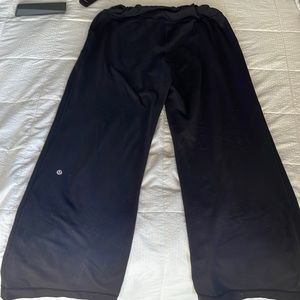 Lululemon Joggers Scuba Mid-Rise Wide-Leg Pant